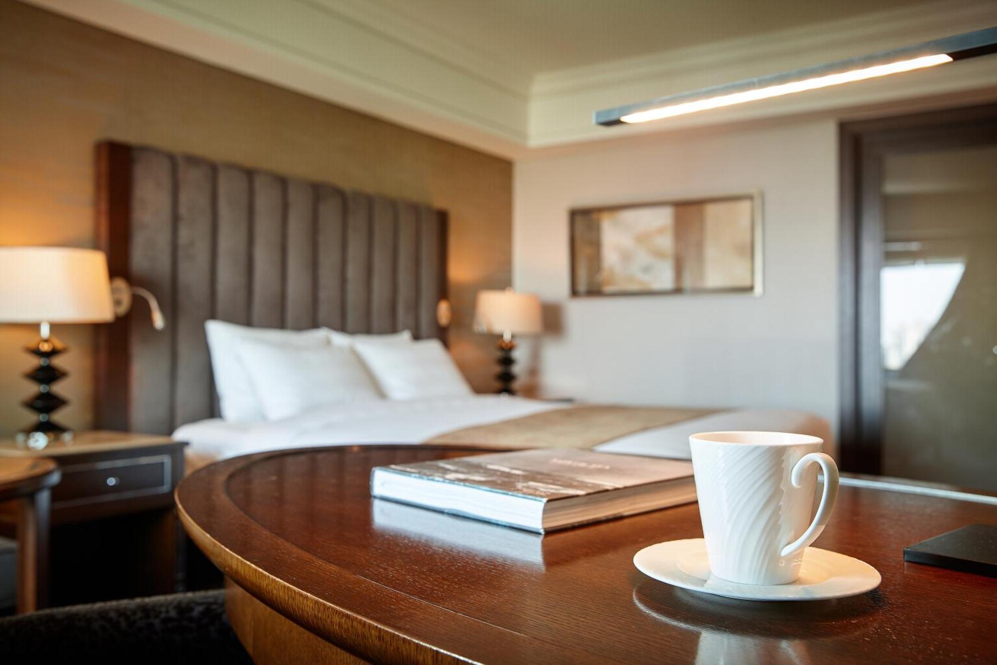 Lotte Hotel Пусан Екстер'єр фото A room at the hotel